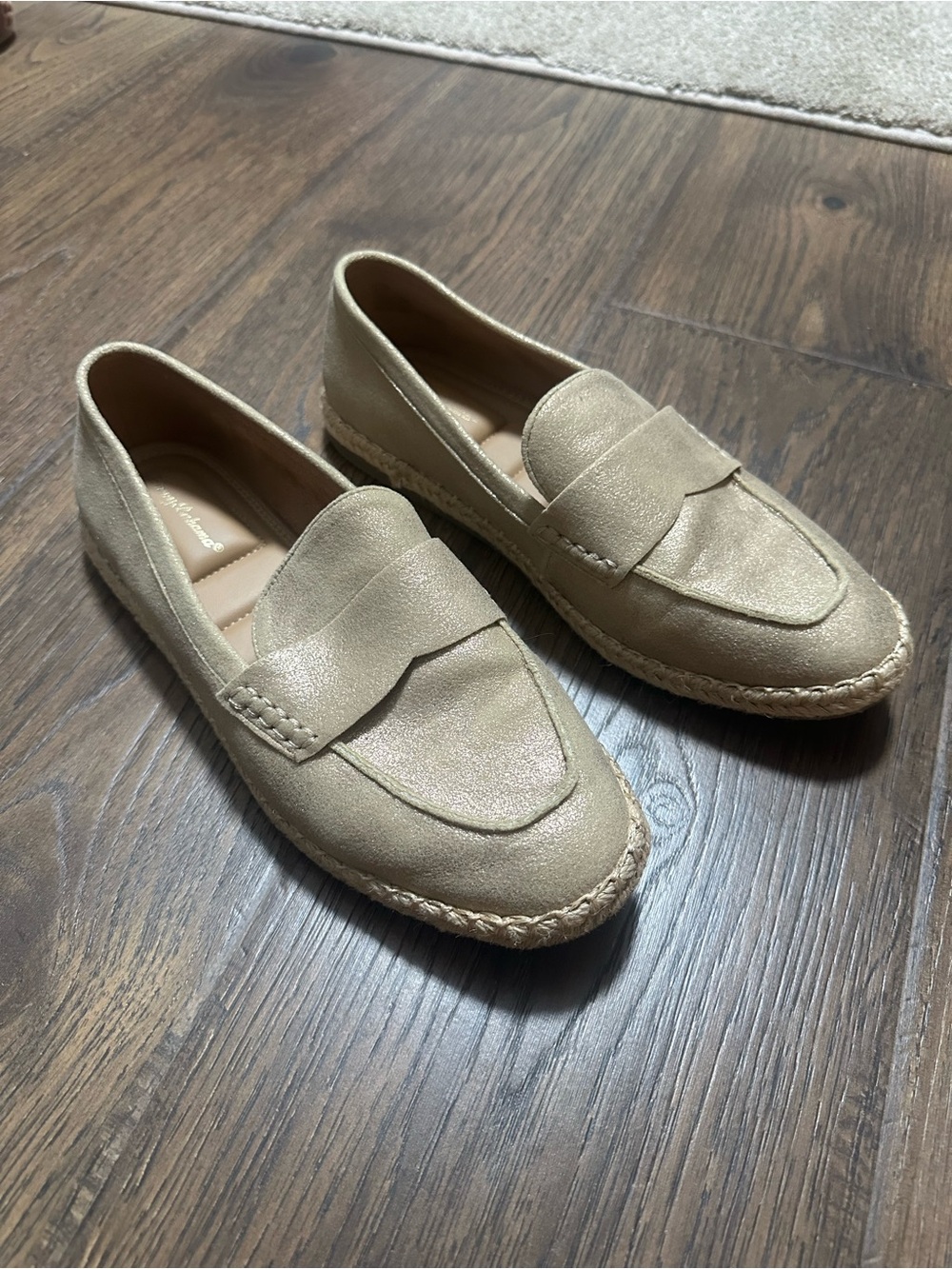 Women’s Gold Tommy Bahama Slip-On Loafers Espadrille Style - Size 8.5